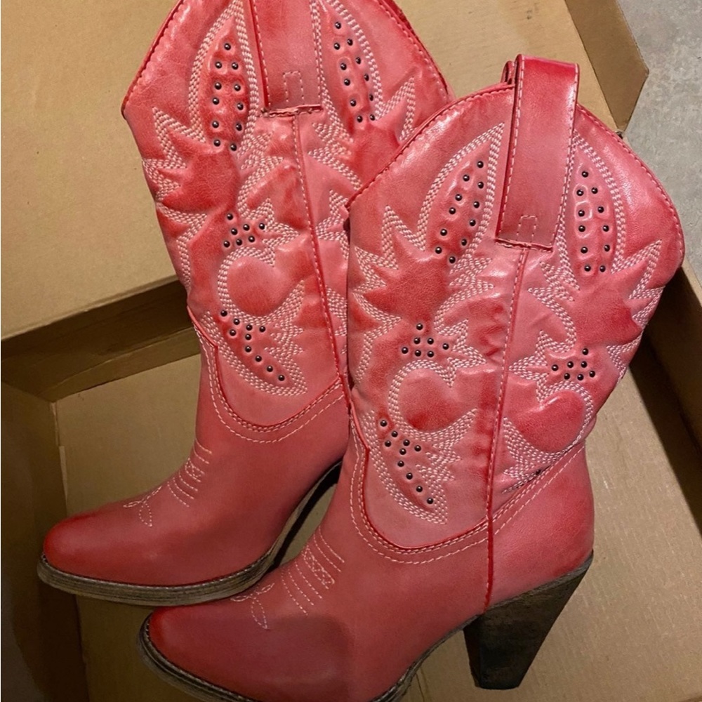 SBICCA SALT LAKE RED BOOTS